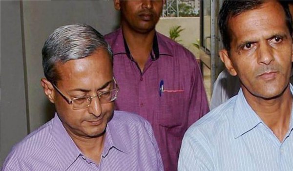 झारखंड के आयकर आयुक्त भ्रष्टाचार मामले में अरेस्ट झारखंड के आयकर आयुक्त भ्रष्टाचार मामले में अरेस्ट