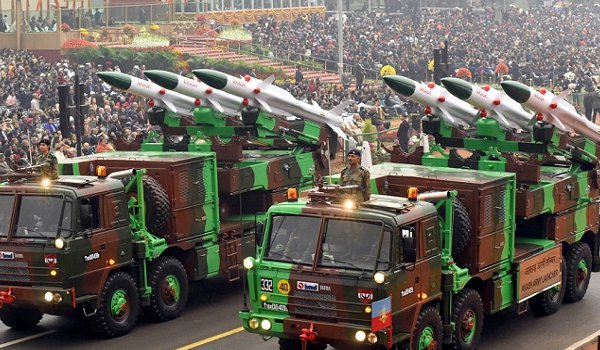 भारतीय सेना के पास गोला-बारूद की भारी कमी : CAG भारतीय सेना के पास गोला-बारूद की भारी कमी : CAG