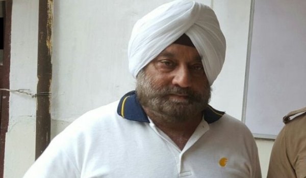 जमीन कब्जाने के आरोप में जेट एयरवेज का अधिकारी अरेस्ट जमीन कब्जाने के आरोप में जेट एयरवेज का अधिकारी अरेस्ट