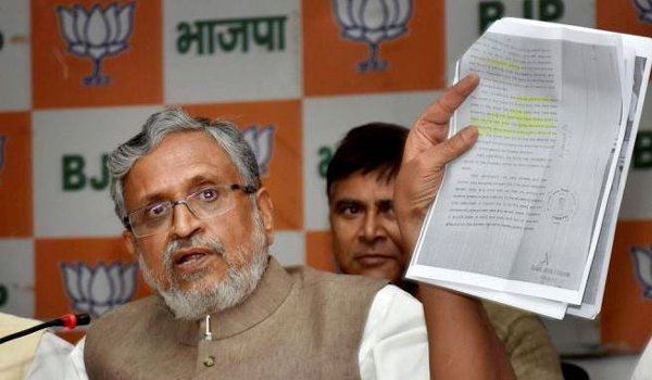 लालू यादव दान में मिली सभी जमीनें वापस करें : सुशील मोदी लालू यादव दान में मिली सभी जमीनें वापस करें : सुशील मोदी