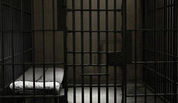 गाजियाबाद : पुलिस हिरासत में मौत को लेकर 8 पुलिसकर्मी निलंबित गाजियाबाद : पुलिस हिरासत में मौत को लेकर 8 पुलिसकर्मी निलंबित