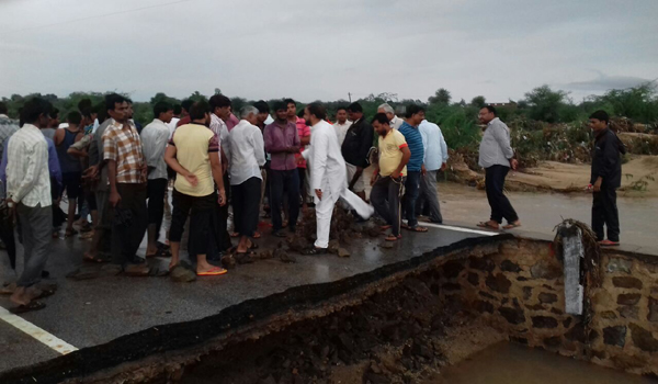 पूर्व विधायक संयम लोढा ने लिया जायजा’