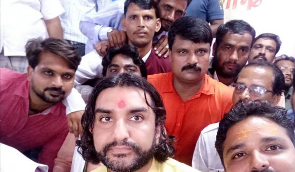 भजन गायक प्रकाश माली का अजमेर में जोरदार स्वागत भजन गायक प्रकाश माली का अजमेर में जोरदार स्वागत