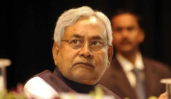 गिर गई बिहार में महागठबंधन सरकार, नीतीश कुमार का इस्तीफा गिर गई बिहार में महागठबंधन सरकार, नीतीश कुमार का इस्तीफा