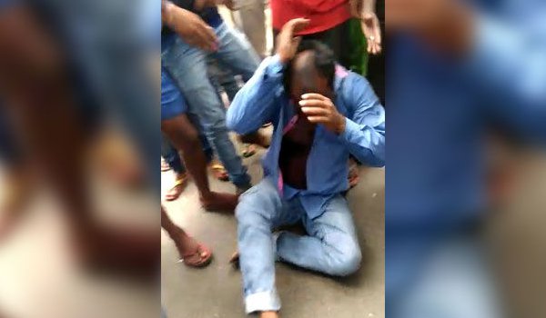 झारखंड में गोमांस के शक में हुई हत्या में भाजपा नेता अरेस्ट झारखंड में गोमांस के शक में हुई हत्या में भाजपा नेता अरेस्ट