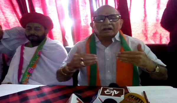 काले झंडे दिखाए जाने पर ये बोले भाजपा प्रदेशाध्यक्ष अशोक परनामी काले झंडे दिखाए जाने पर ये बोले भाजपा प्रदेशाध्यक्ष अशोक परनामी