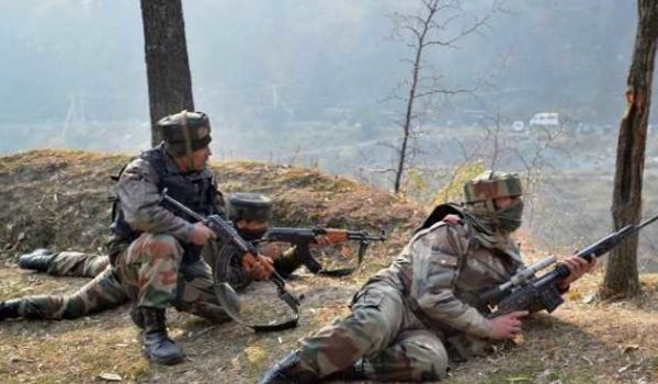 एलओसी पर पाकिस्तान की ओर से गोलीबारी, 2 की मौत एलओसी पर पाकिस्तान की ओर से गोलीबारी, 2 की मौत