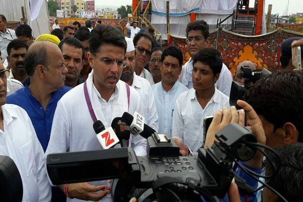 सचिन पायलट को प्रदेश की कमान का इशारा कर गए राहुल सचिन पायलट को प्रदेश की कमान का इशारा कर गए राहुल