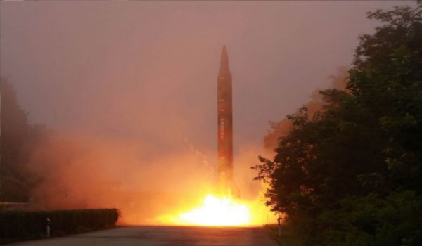 उत्तर कोरिया ने पूर्वी सागर में बैलिस्टिक मिसाइल दागी