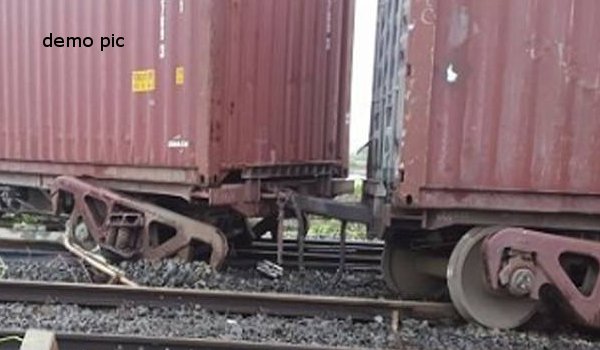 सिभावली में मालगाड़ी पटरी से उतरी, कई ट्रेनें प्रभावित सिभावली में मालगाड़ी पटरी से उतरी, कई ट्रेनें प्रभावित