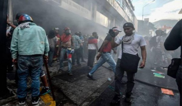 वेनेजुएला में भारी हिंसा के बीच एएनसी के लिए 41 फीसदी मतदान