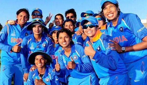 महिला क्रिकेट खिलाड़ियों को 50-50 लाख रुपए देगी बीसीसीआई