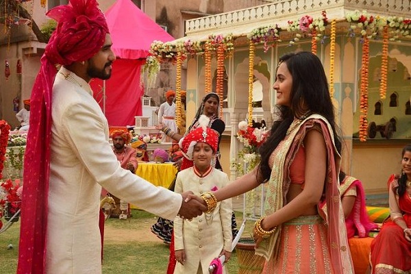 विवाद से जुड़ने के बाद ‘पहरेदार पिया की’ में आने वाला हैं बड़ा ट्विस्ट विवाद से जुड़ने के बाद ‘पहरेदार पिया की’ में आने वाला हैं बड़ा ट्विस्ट