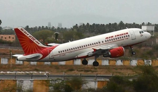 एयर इंडिया के मुंबई-कोच्चि विमान में आई खराबी