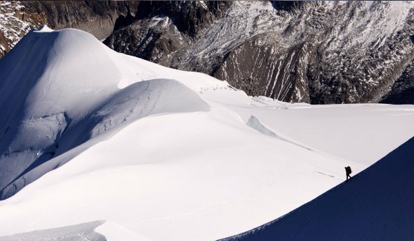 इटली के आल्पस में 7 पर्वतारोहियों की मौत