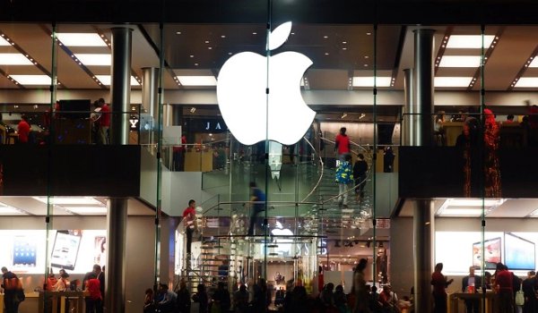 आईफोन 8 से एप्पल बनेगी दुनिया की पहली 1000 अरब डॉलर की कंपनी