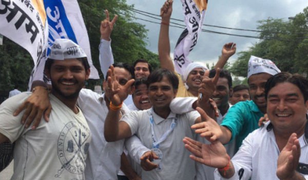 बवाना उपचुनाव : आम आदमी पार्टी 24,000 वोटों से जीती बवाना उपचुनाव : आम आदमी पार्टी 24,000 वोटों से जीती
