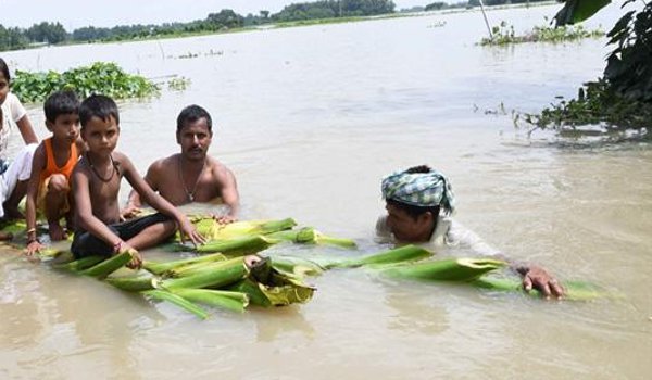 बिहार की नदियों में उफान जारी, बाढ़ से 119 की मौत