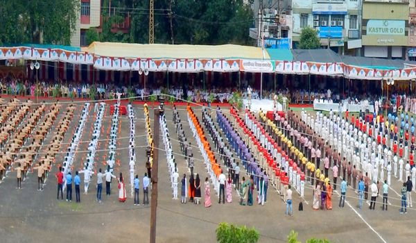 बांसवाड़ा में राज्यमंत्री धनसिंह रावत ने किया ध्वजारोहण