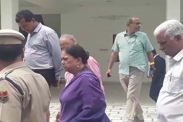 सीएम राजे उदयपुर से रवाना सीएम राजे उदयपुर से रवाना