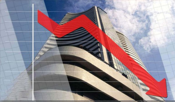 देश के शेयर बाजारों में गिरावट, सेंसेक्स 216 अंक नीचे
