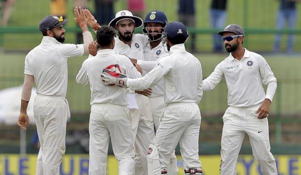 भारत ने श्रीलंका को एक पारी और 171 रनों से हराया