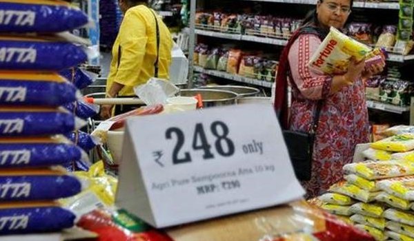खाद्य पदार्थो की ऊंची कीमतों से बढ़ी खुदरा महंगाई दर