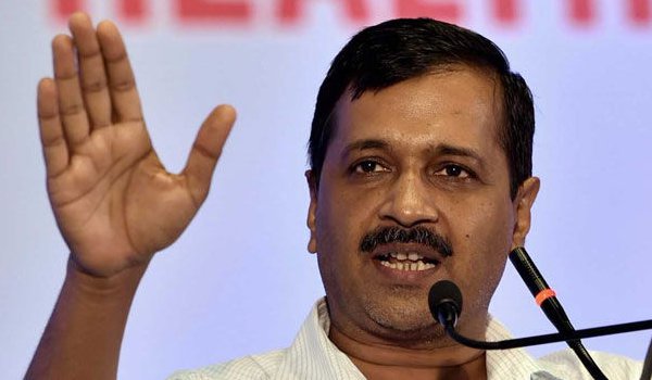 अतिरिक्त फीस नहीं लौटाने पर हम करेंगे स्कूलों का अधिग्रहण : केजरीवाल