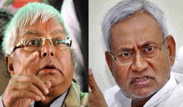 नीतीश ने राजनीतिक आत्महत्या कर ली : लालू प्रसाद यादव नीतीश ने राजनीतिक आत्महत्या कर ली : लालू प्रसाद यादव