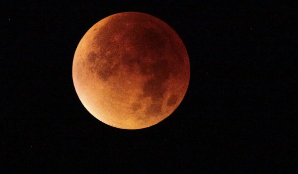 चंद्रग्रहण 7-8 अगस्त को लगेगा चंद्रग्रहण 7-8 अगस्त को लगेगा