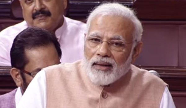 मोदी ने राज्यसभा के सभापति के तौर पर नायडू का स्वागत किया मोदी ने राज्यसभा के सभापति के तौर पर नायडू का स्वागत किया