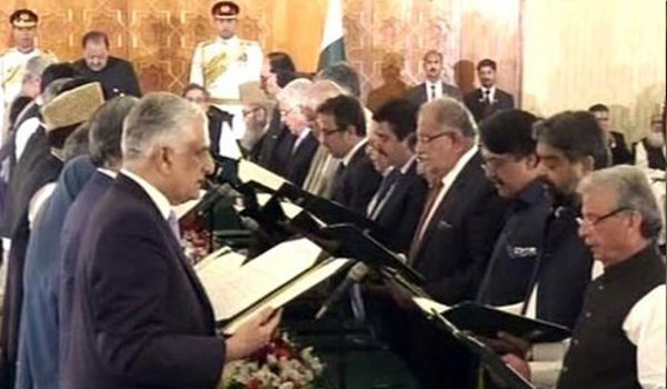 पाकिस्तान में नए मंत्रिमंडल ने शपथ ली