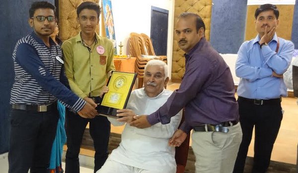 एचकेएच पब्लिक स्कूल में वाद-विवाद प्रतियोगिता एचकेएच पब्लिक स्कूल में वाद-विवाद प्रतियोगिता