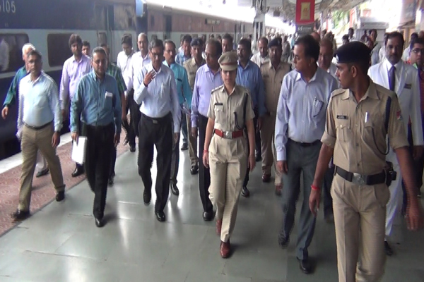 राजस्थान सरकार नहीं दे रही डूंगरपुर-रतलाम रेल लाइन में सहयोग: रेलवे बोर्ड अध्यक्ष राजस्थान सरकार नहीं दे रही डूंगरपुर-रतलाम रेल लाइन में सहयोग: रेलवे बोर्ड अध्यक्ष