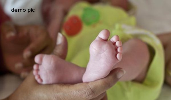 चंडीगढ़ : 10 साल की रेप पीड़िता ने लड़की को जन्म दिया चंडीगढ़ : 10 साल की रेप पीड़िता ने लड़की को जन्म दिया