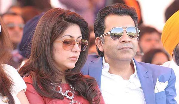 अदालत ने यूनिटेक के एमडी, उसके रिश्तेदारों की हिरासत बढ़ाई अदालत ने यूनिटेक के एमडी, उसके रिश्तेदारों की हिरासत बढ़ाई