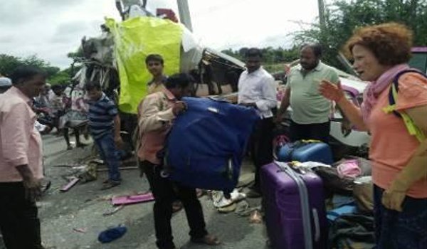 आंध्र प्रदेश के चित्तूर में सड़क हादसा, 5 लोगों की मौत