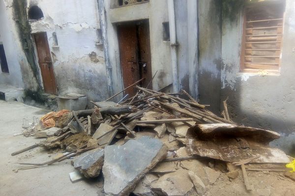 सास के अंतिम संस्कार की थी तैयारी, गिर पड़ी छत, प्रेगनेंट बहू की मौत सास के अंतिम संस्कार की थी तैयारी, गिर पड़ी छत, प्रेगनेंट बहू की मौत