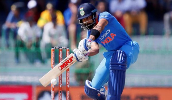 कोलंबो वनडे : कोहली, रोहित के बाद गेंदबाजों से हारा श्रीलंका
