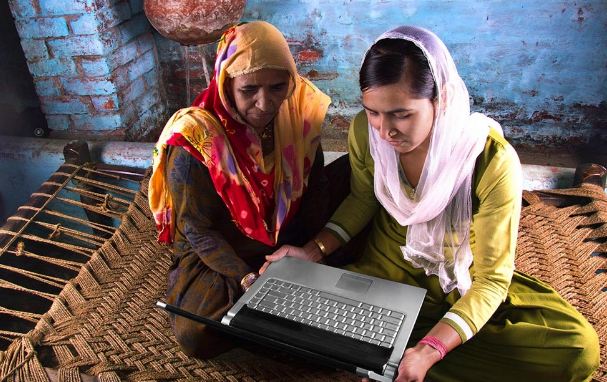काम करना चाहती हैं, समाचार देखती हैं उप्र की ग्रामीण महिलाएं : सर्वेक्षण