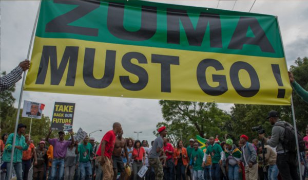 दक्षिण अफ्रीका : जुमा के खिलाफ अविश्वास प्रस्ताव पर मतदान से पूर्व प्रदर्शन