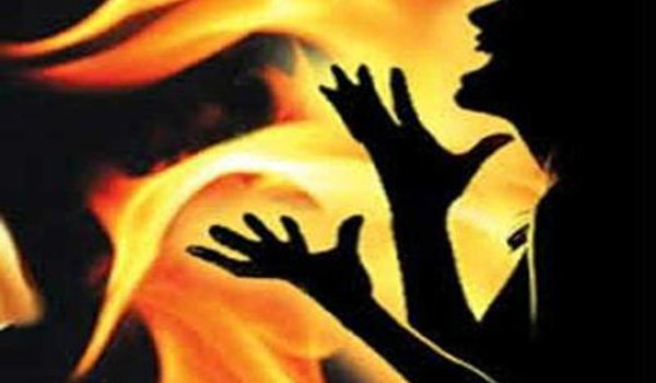 हमीरपुर में पत्नी को जिंदा जलाने वाले शख्स को उम्र कैद