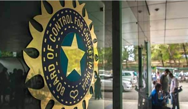 आईपीएल मीडिया अधिकार की नीलामी से अच्छी कमाई की उम्मीद आईपीएल मीडिया अधिकार की नीलामी से अच्छी कमाई की उम्मीद