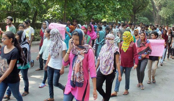 बीएचयू हिंसा : प्रो़ ओएन सिंह का इस्तीफा, महेंद्र कुमार सिंह नए चीफ प्रॉक्टर