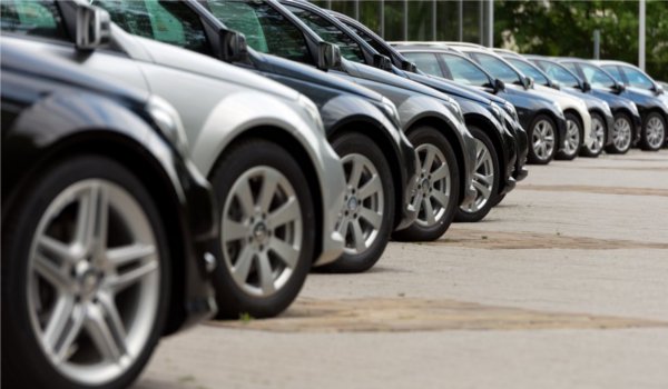 यात्री कारों की बिक्री अगस्त में 12 फीसदी बढ़ी