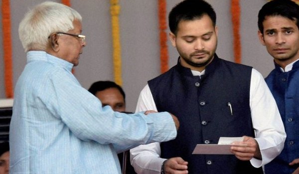लालू यादव और तेजस्वी को सीबीआई का ताजा सम्मन लालू यादव और तेजस्वी को सीबीआई का ताजा सम्मन