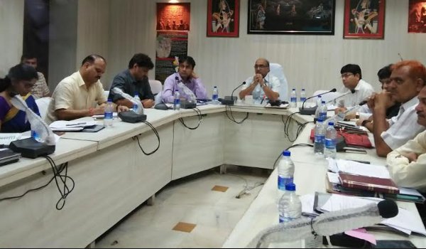 खाद्य, नागरिक आपूर्ति एवं उपभोक्ता मामलात मंत्री ने ली समीक्षा बैठक खाद्य, नागरिक आपूर्ति एवं उपभोक्ता मामलात मंत्री ने ली समीक्षा बैठक