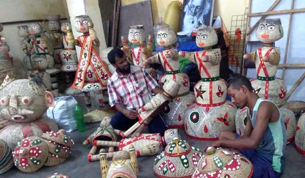 10 करोड़ का दुर्गा पूजा पंडाल ‘बाहुबली-2’ के सेट जैसा! 10 करोड़ का दुर्गा पूजा पंडाल ‘बाहुबली-2’ के सेट जैसा!