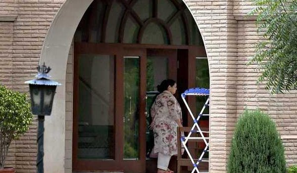 लालू की बेटी मीसा भारती का दिल्ली स्थित फार्महाउस जब्त लालू की बेटी मीसा भारती का दिल्ली स्थित फार्महाउस जब्त