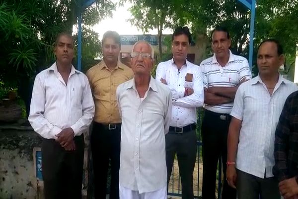 उदयपुर जिले में ऐसा गांव जहां हर घर में है एक गुरु उदयपुर जिले में ऐसा गांव जहां हर घर में है एक गुरु